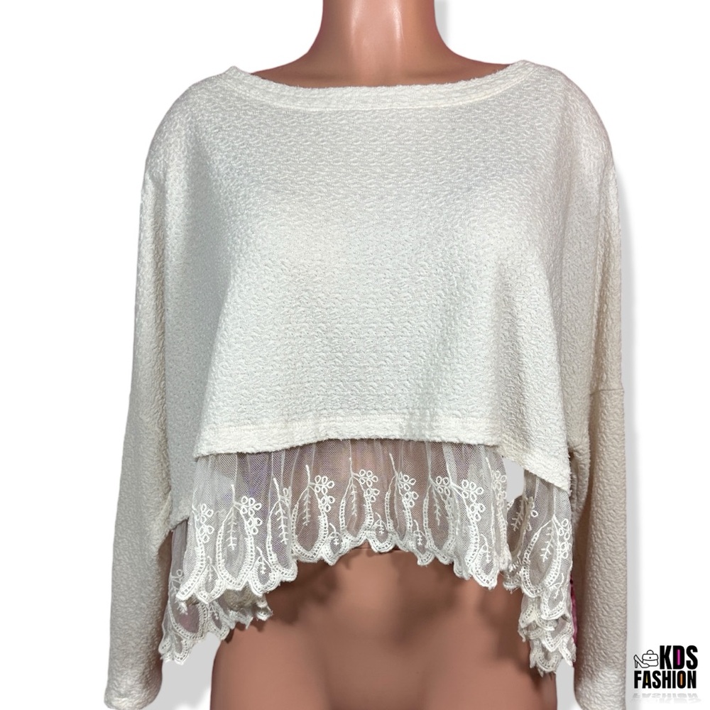 Painted Threads Oversized Cropped Lace Bottom Top SM